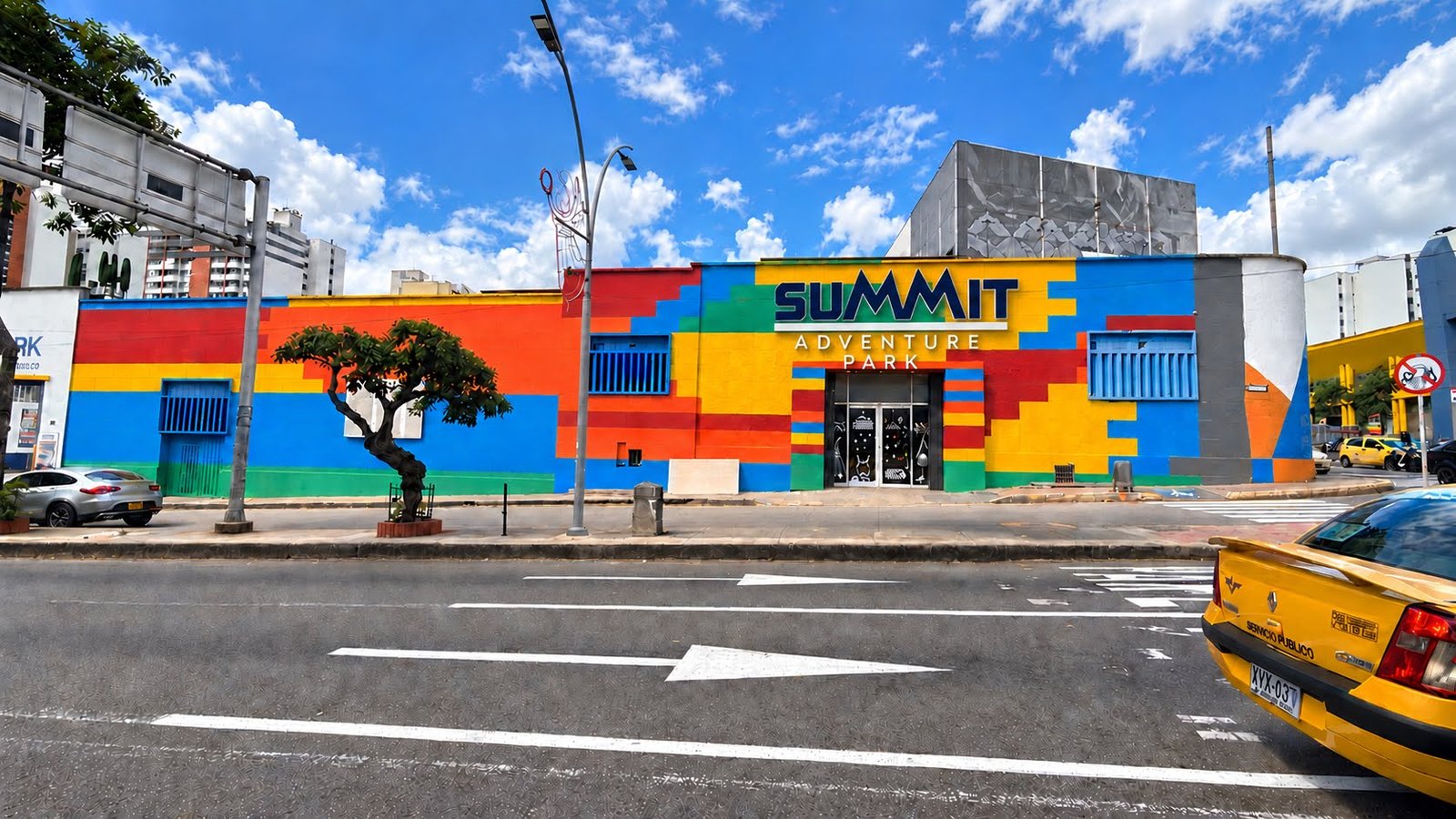 Fachada de Summit Bucaramanga